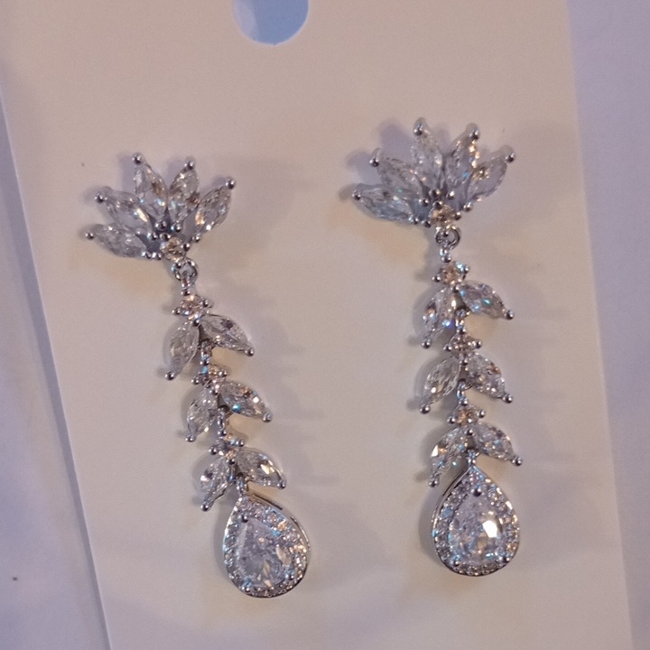 F Individually $10 Or Bundle 5/$20 Elegant Silver Drop Earrings